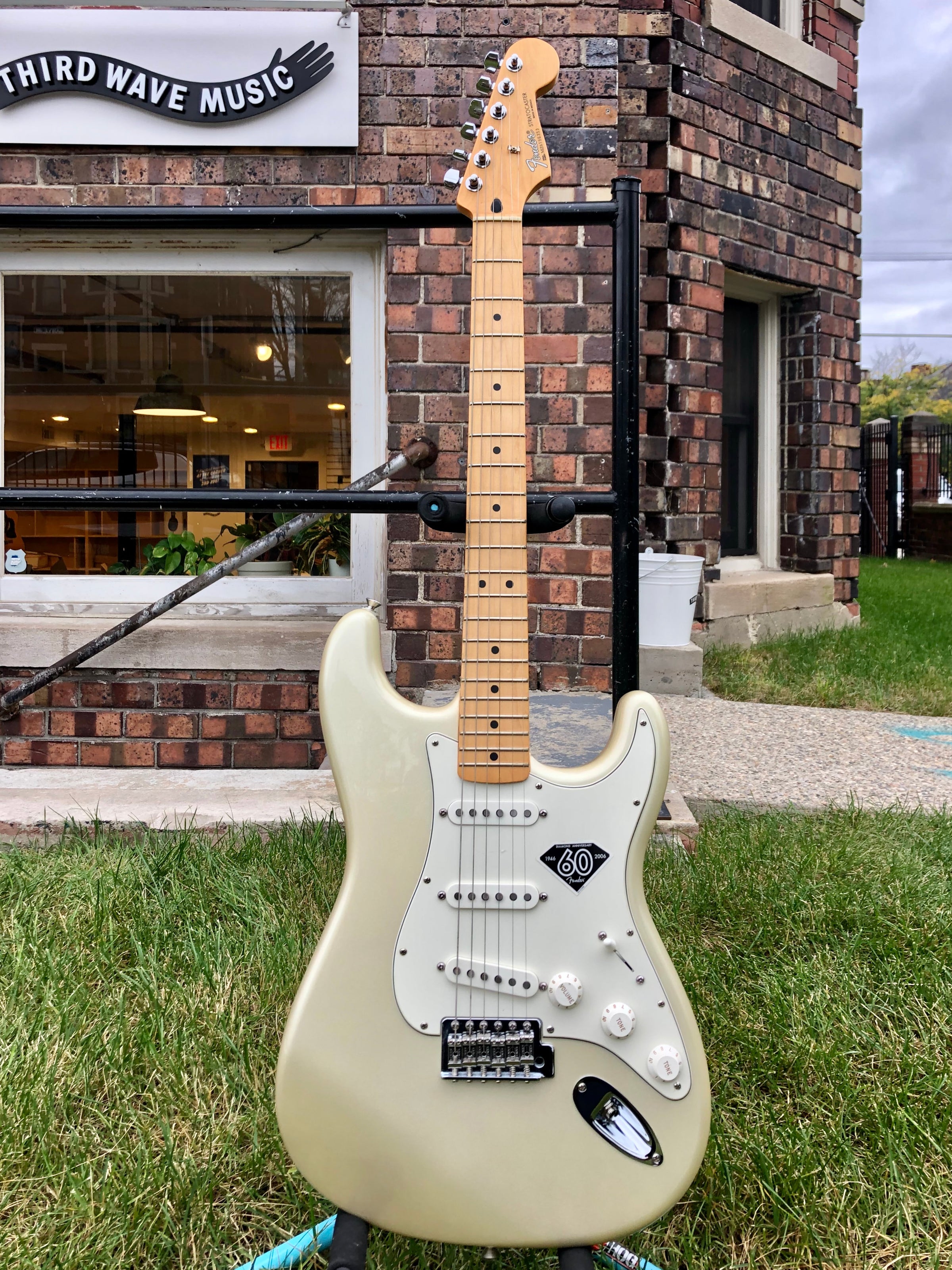 Fender Stratocaster '04 Blizzard Pearl 60th Anniversary